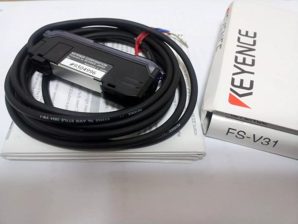 KEYENCE FS-V31 Digital Fiber Optic Amplifier Sensor Cable FSV31