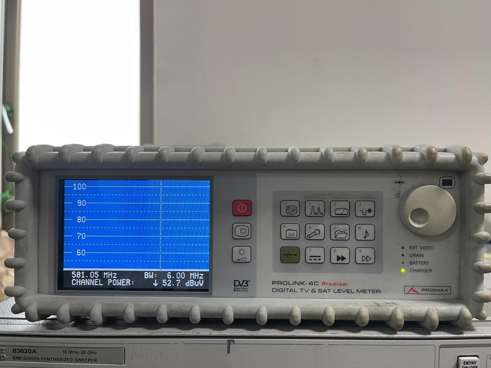 Promax Prolink-4C Digital TV and sat level meter with PS adpater, hand bag
