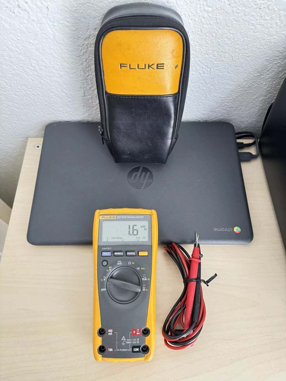 FLUKE 177 True RMS Handheld Digital Multimeter with Leads & Bag