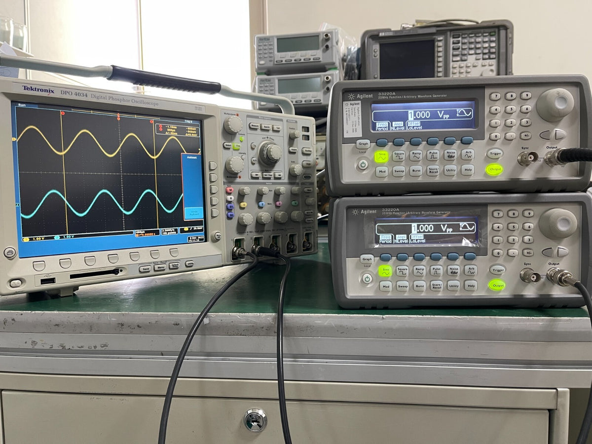 Agilent Keysight 33220A Function / Arbitrary Waveform Generator , Option 001