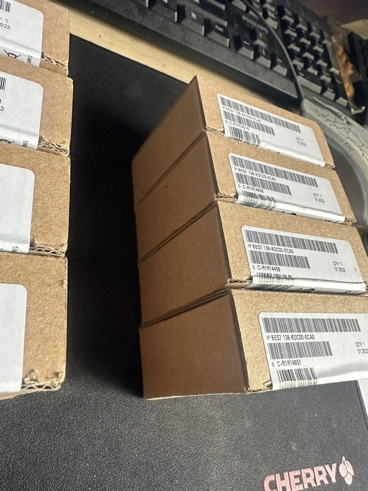Siemens 6ES7 136-6DC00-0CA0 Factory Sealed 6ES7136-6DC00-0CA0 New In Box