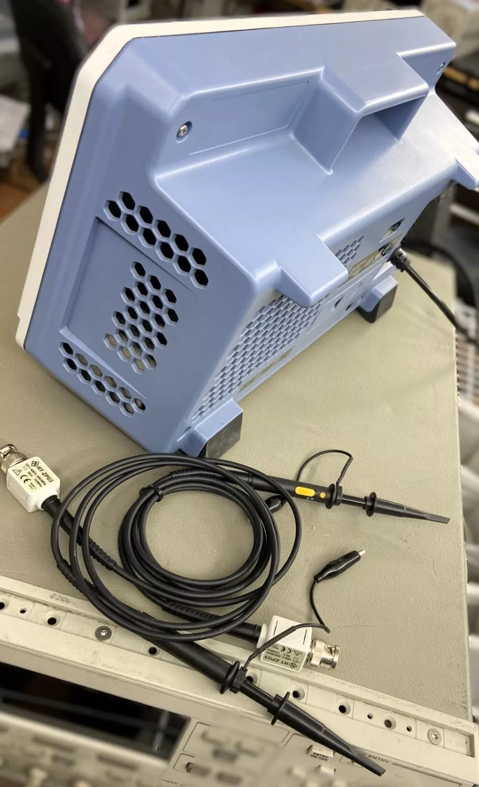 Rohde & Schwarz RTB2004 Digital Oscilloscope 300Mhz / 2.5Ghz 4Ch. HV Probe