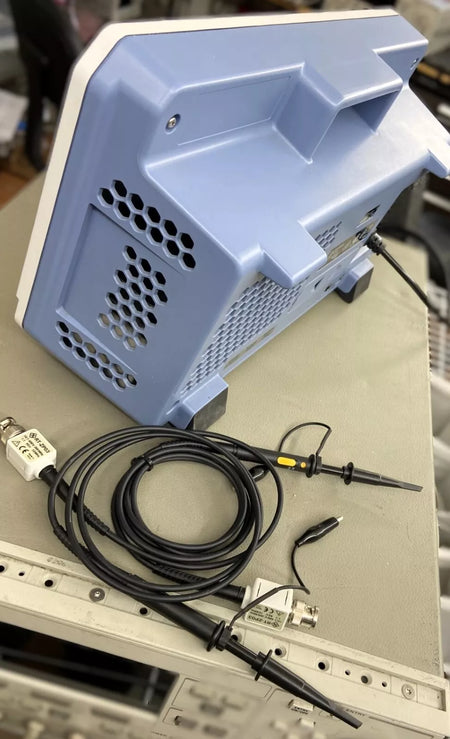 Rohde & Schwarz RTB2004 Digital Oscilloscope 300Mhz / 2.5Ghz 4Ch. HV Probe