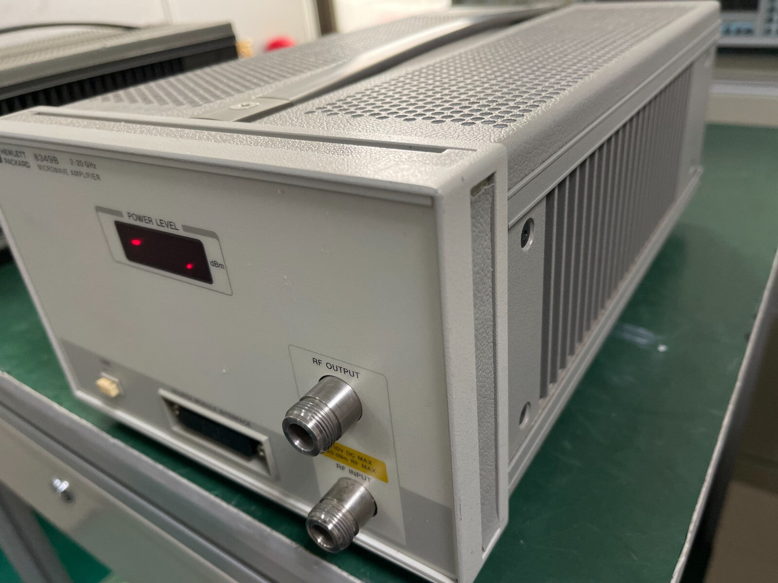 HP Agilent 8349B 2GHz - 20GHz Microwave Amplifier _ 03832