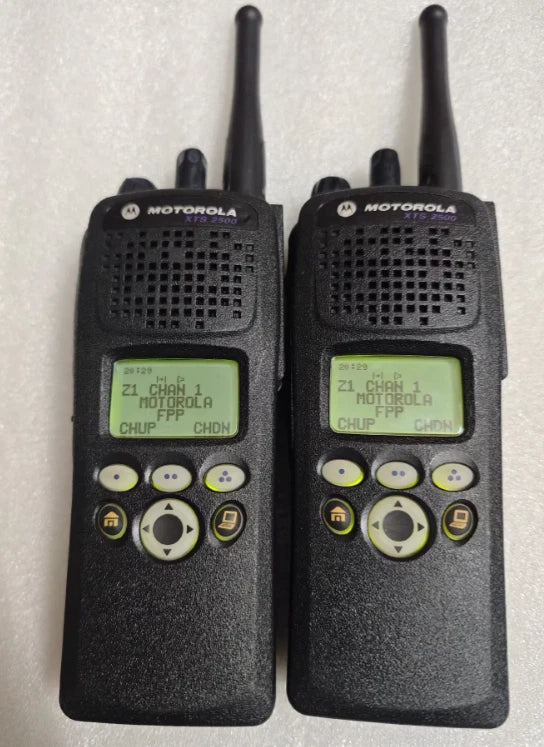 Motorola XTS2500 806-870 MHz Two-Way Radio