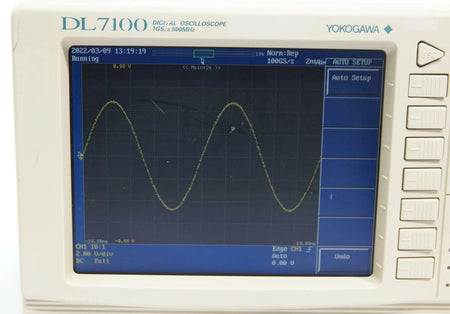 Yokogawa DL7100 Digital Oscilloscope 500 MHz, 4-Channel, 1GS/s