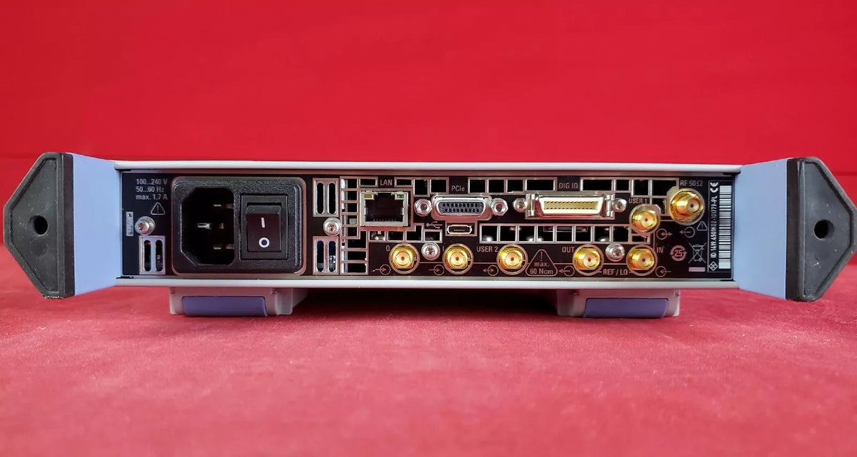 Rohde and Schwarz SGT100A 101779 SGMA Vector RF Source 6GHz, OPTIONS