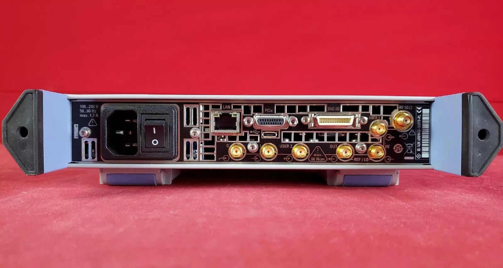 Rohde and Schwarz SGT100A 101779 SGMA Vector RF Source 6GHz, OPTIONS
