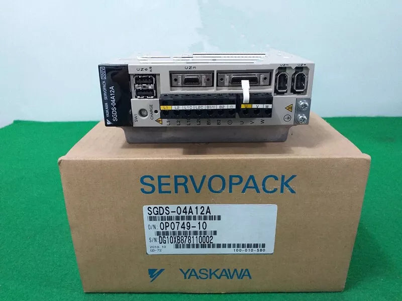 New YASKAWA SGDS-04A12A Servo Driver SGDS04A12A In Box Expedited Shipping