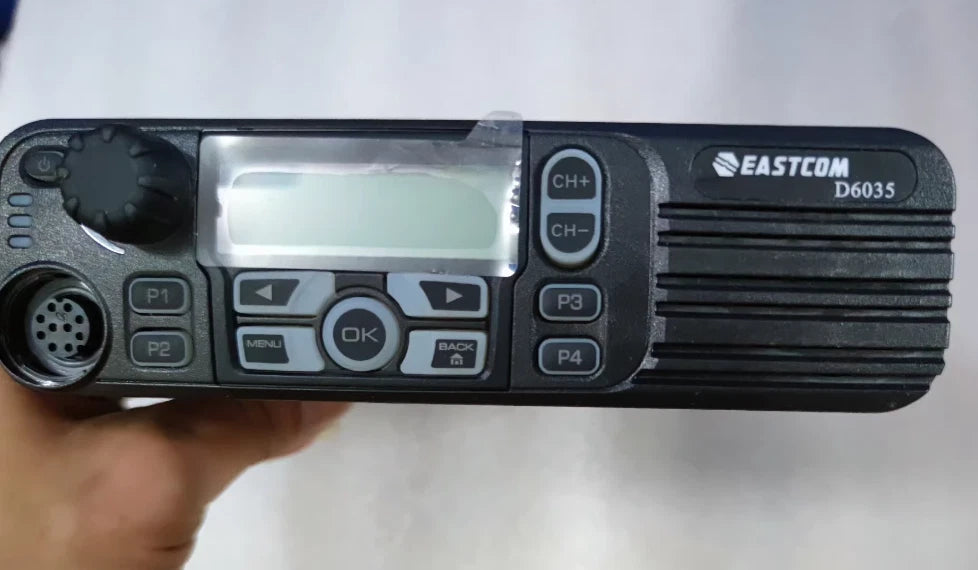 MOTOROLA digital walkie-talkie PDT cluster vehicle station XiR M8268  D6035