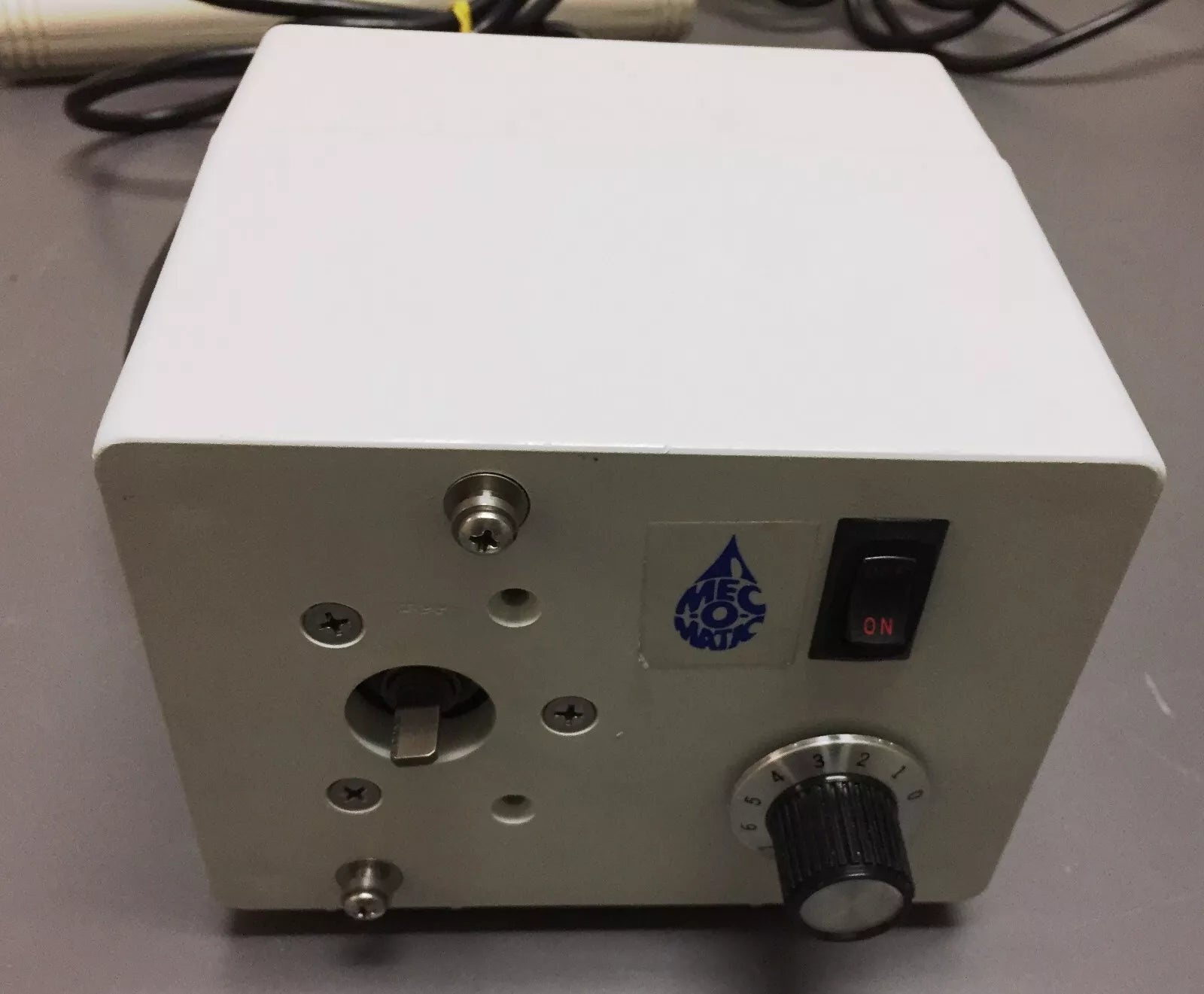 Pulsafeeder UD50-XA-LBAUXXX Mec-O-Matic Dolphin Peristaltic Metering Pump