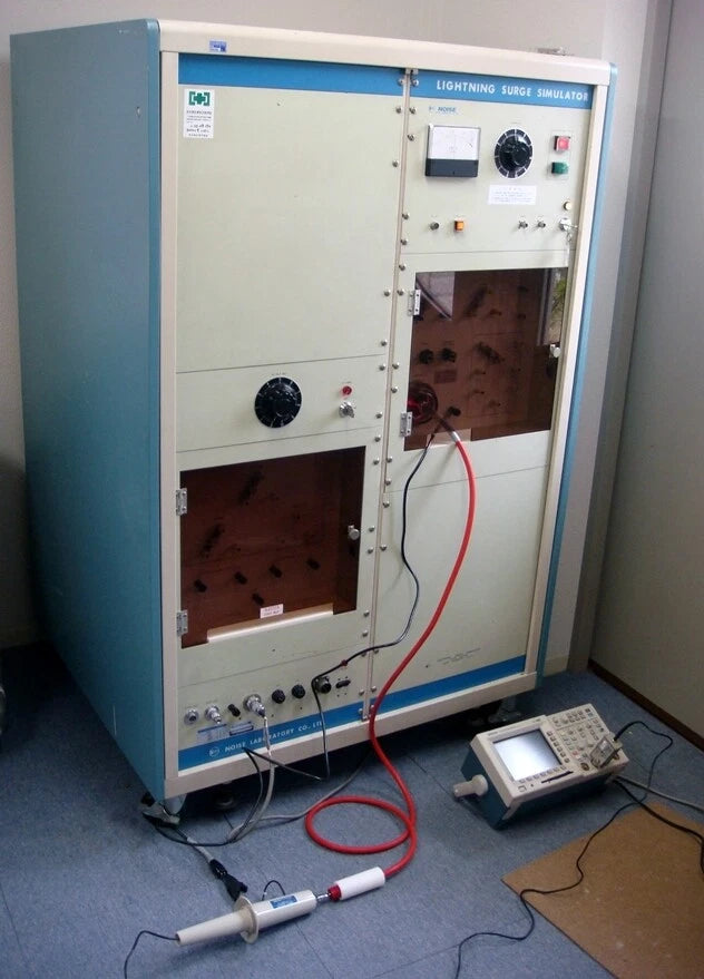 NOISE LSS-720E 20KV 4000A Lightning Surge Simulator