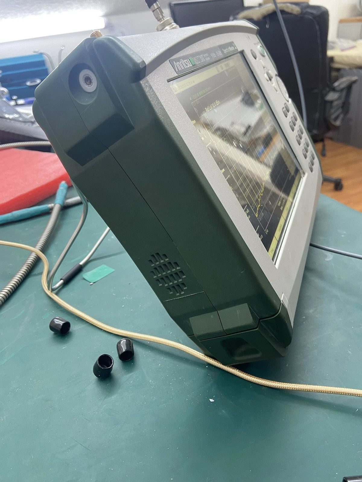 Anritsu Handheld Spectrum Analyzer Master MS2720T Portable with Excellent Calibration and Options