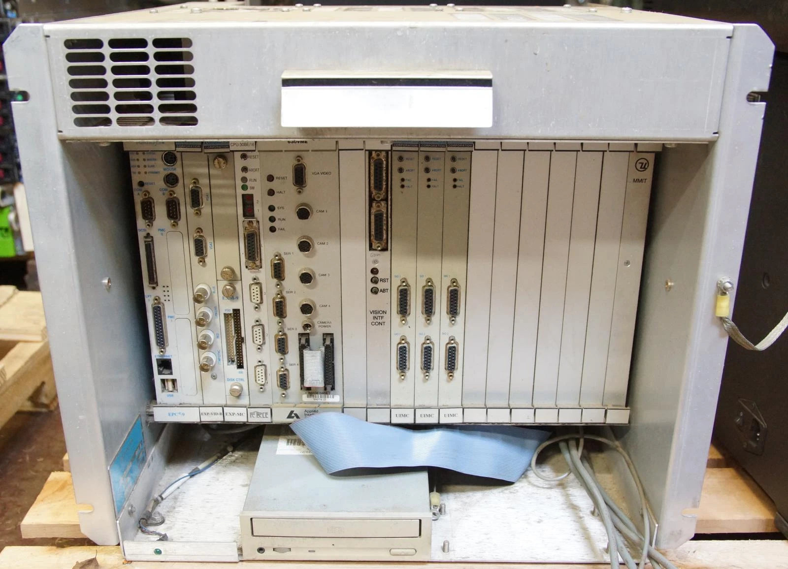 RadiSys Corp Chassis w/ EPC-9, EXP-VID-B, EXP-MC, SYS68K, 630VME, UIMC Modules