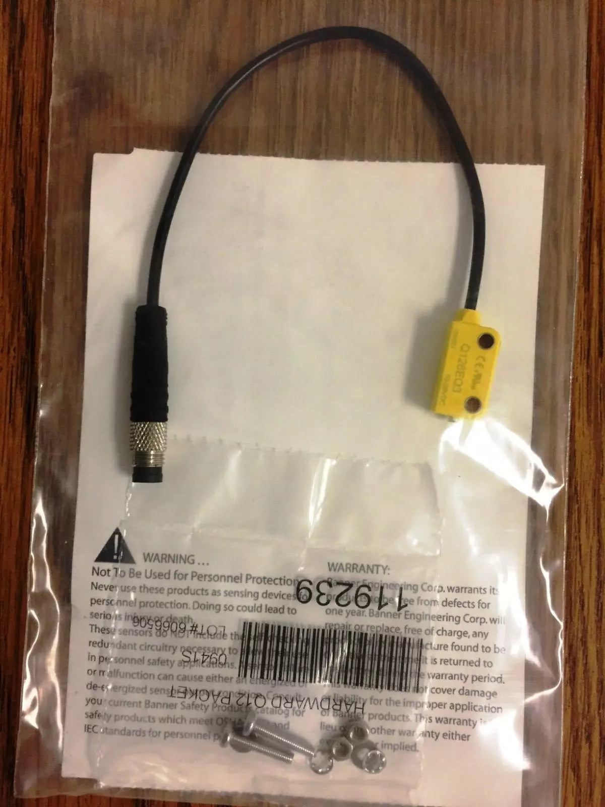 Banner Q126EQ3 Through-Beam Optical Sensor & Cable