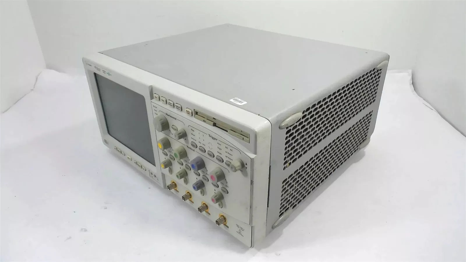 Agilent Infiniium Oscilloscope 600 MHz 4 GS/a (54831M)