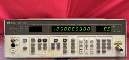 Agilent/Keysight 8657B 001 Synthesized Signal Generator 100 kHz to 2060 MHz