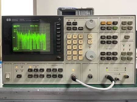 HP 3563A Control System Analyzer _3004A00154 - XG eqpt