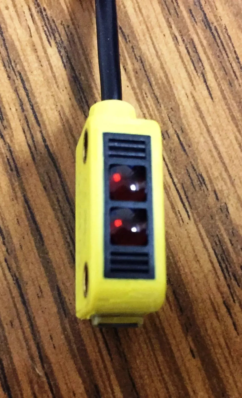 Banner Q126EQ3 Through-Beam Optical Sensor & Cable