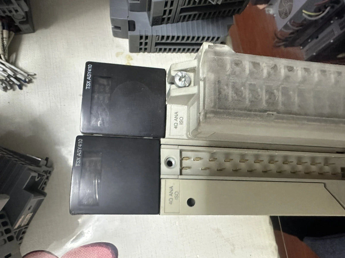 Modicon Premium TSXASY410 with 4-Product Extension Module