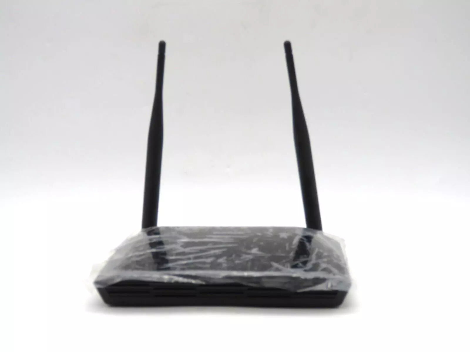 D-Link DIR-615 Wi-Fi Router with Fast Ethernet Ports and High-Gain Antennas