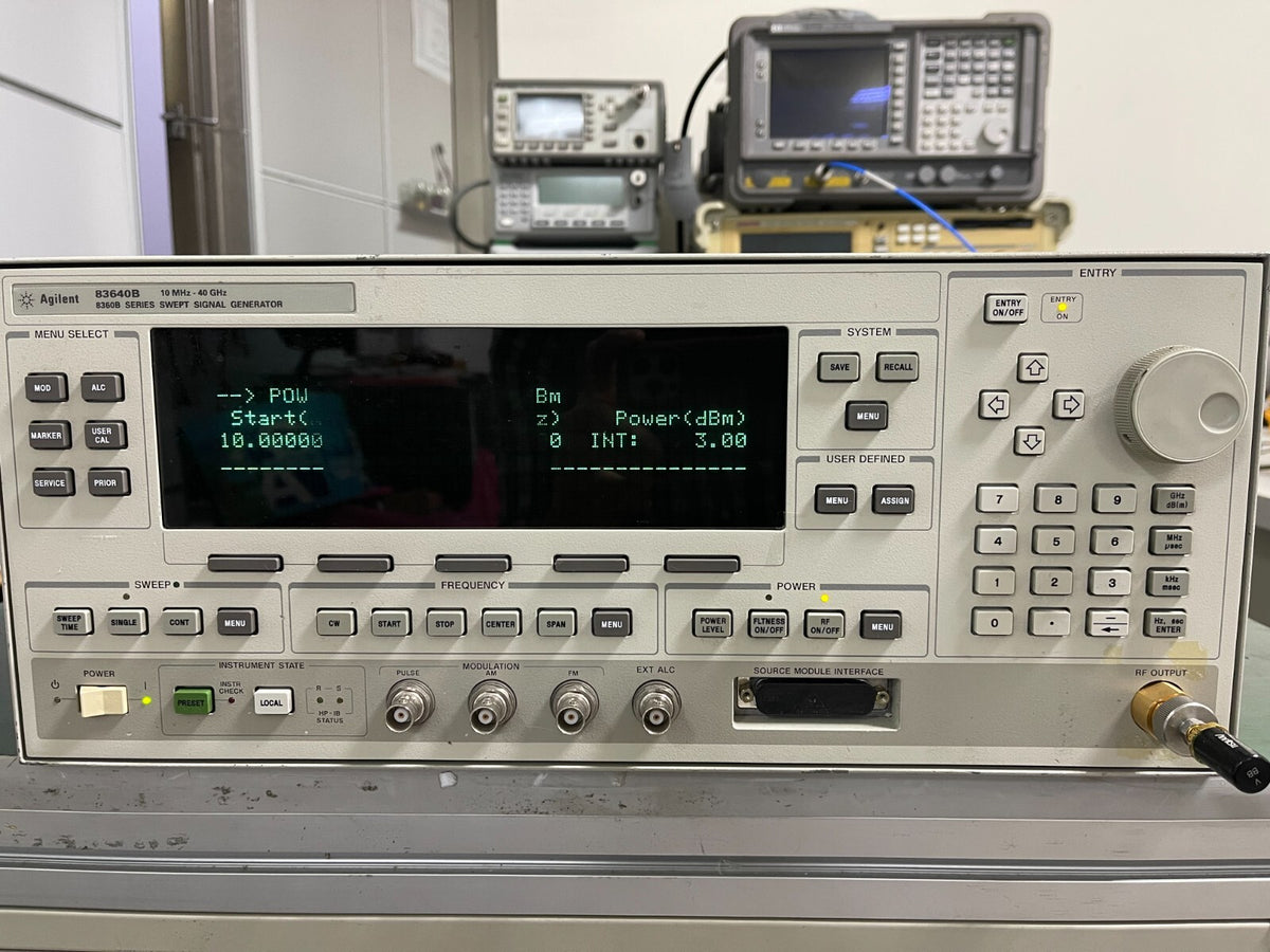 HP Agilent 83640B 10MHz-40GHz Synthesized Sweep Signal Generator _ 0869