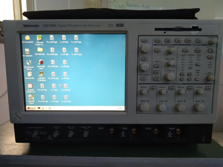 Tektronix TDS7404 Digital Phosphor Oscilloscope 4 Chs , 4GHz , 20 GS/s DPO - XG eqpt