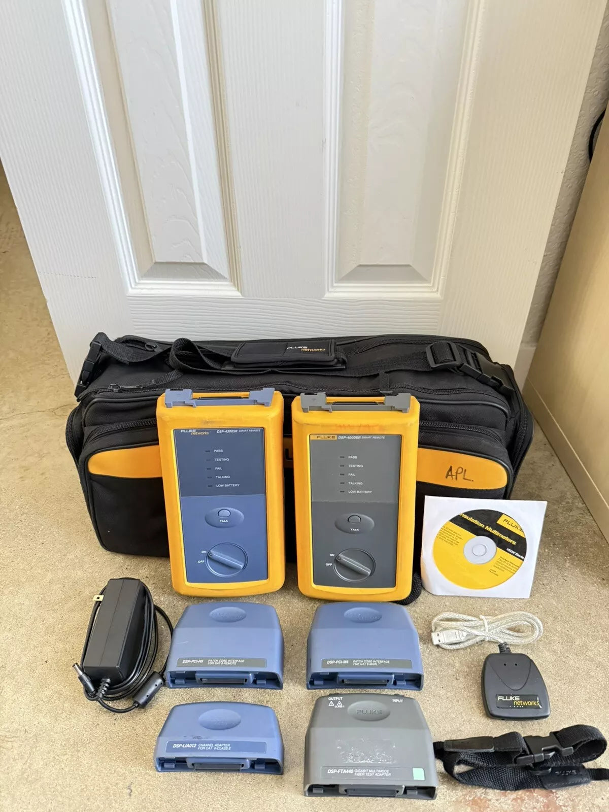 Fluke DSP-4300SR/DSP-4000SR Smart Remotes with Case and Accessories