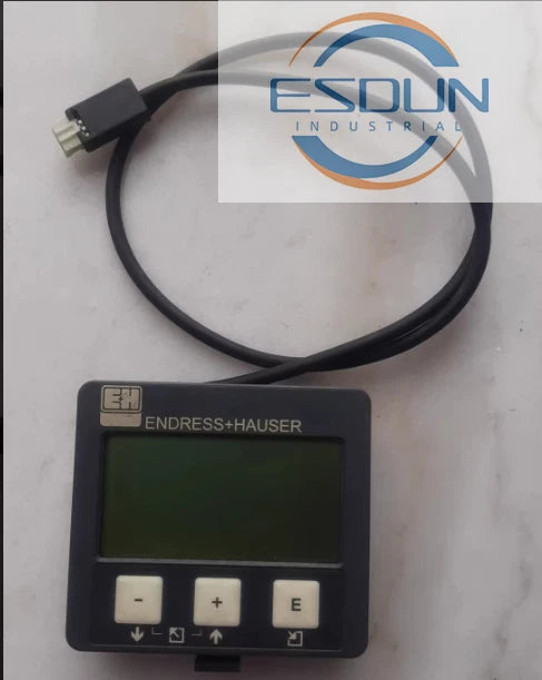 Live Shopping on eBay: Real-time Interactive Online Store Experience