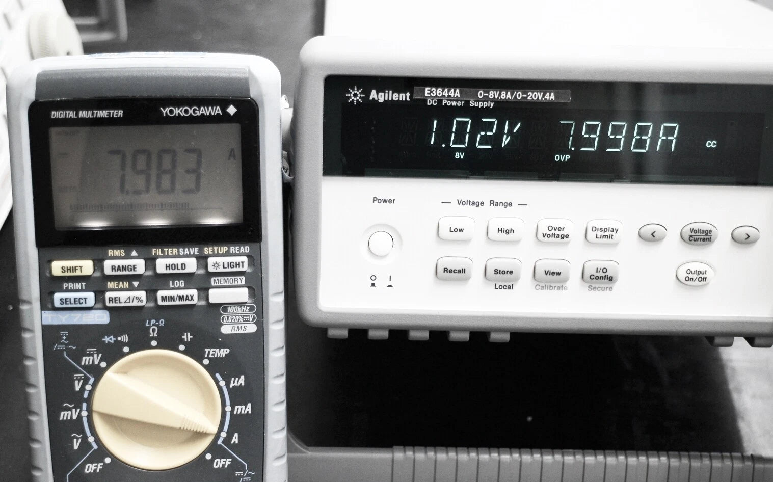 Agilent E3644A 8V 8A / 20V 4A DC Power Supply