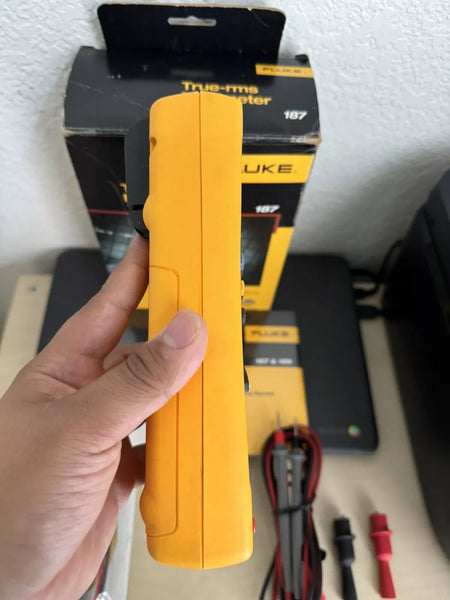 Fluke 187 True RMS Multi Meter with Leads & Calibration Certificate