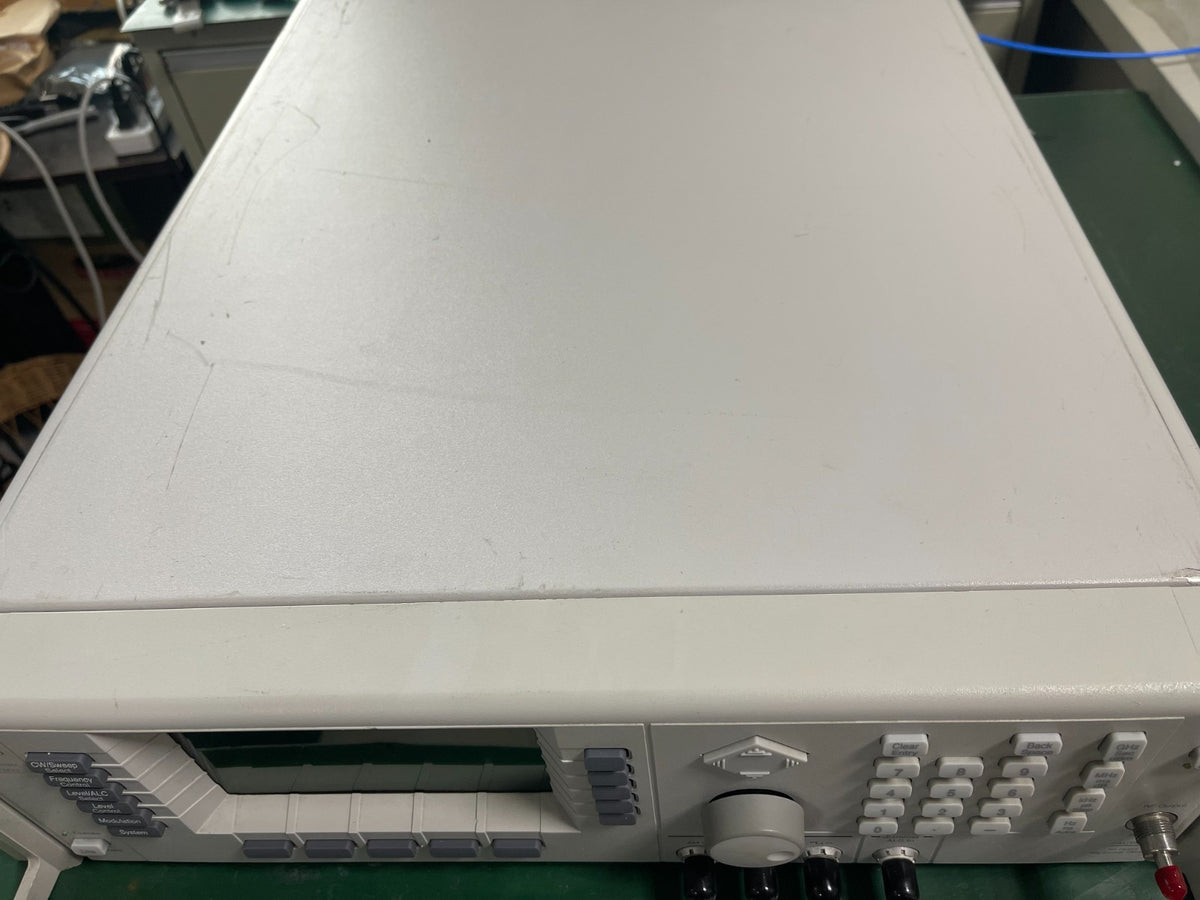 Anritsu 69347B Synthesized Signal Generator 10MHz - 20GHz , w/8 , 11 , 14 _4120