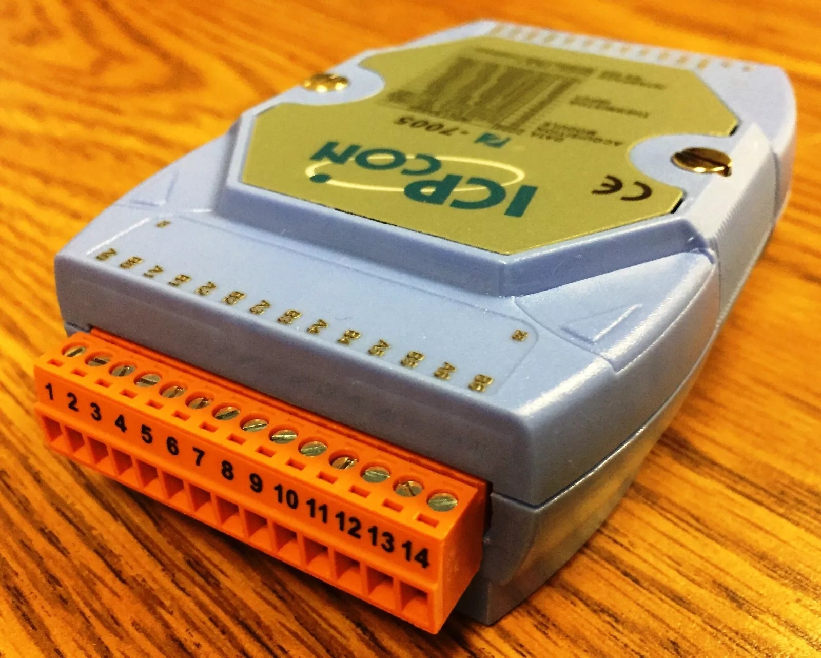 ICP I-7005 8-Channel Thermistor Input and 6-Channel Alarm Output Module