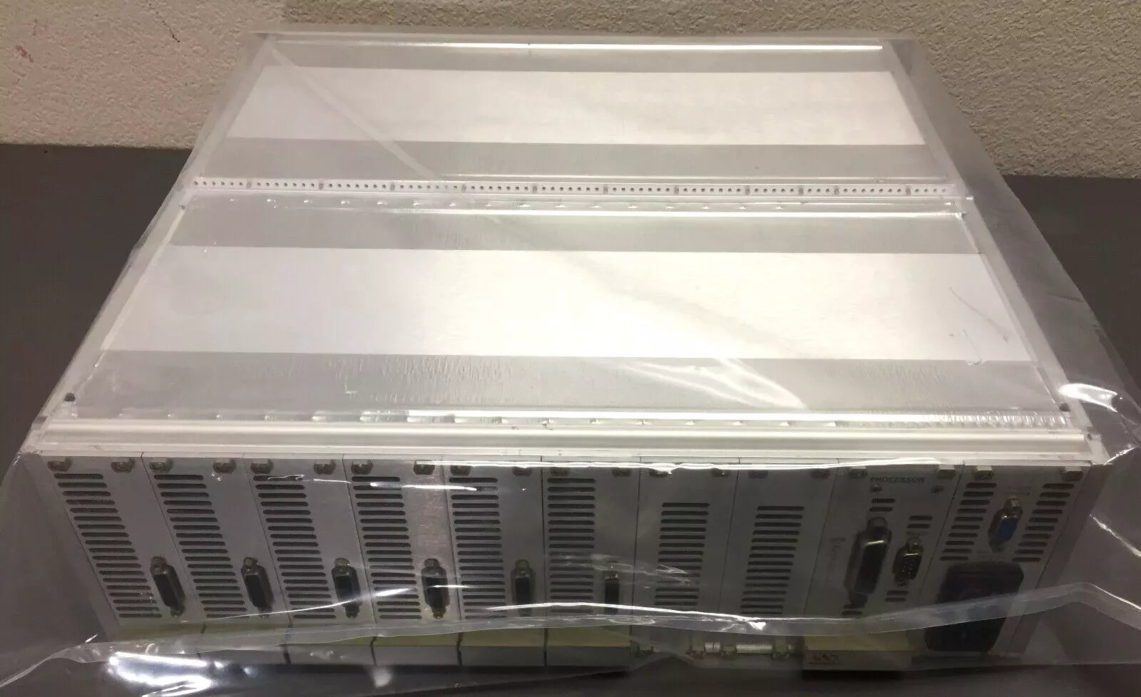 Newport 9008 Laser Diode Controller Mainframe with 6 x 8000-21 Rev C TEC Modules