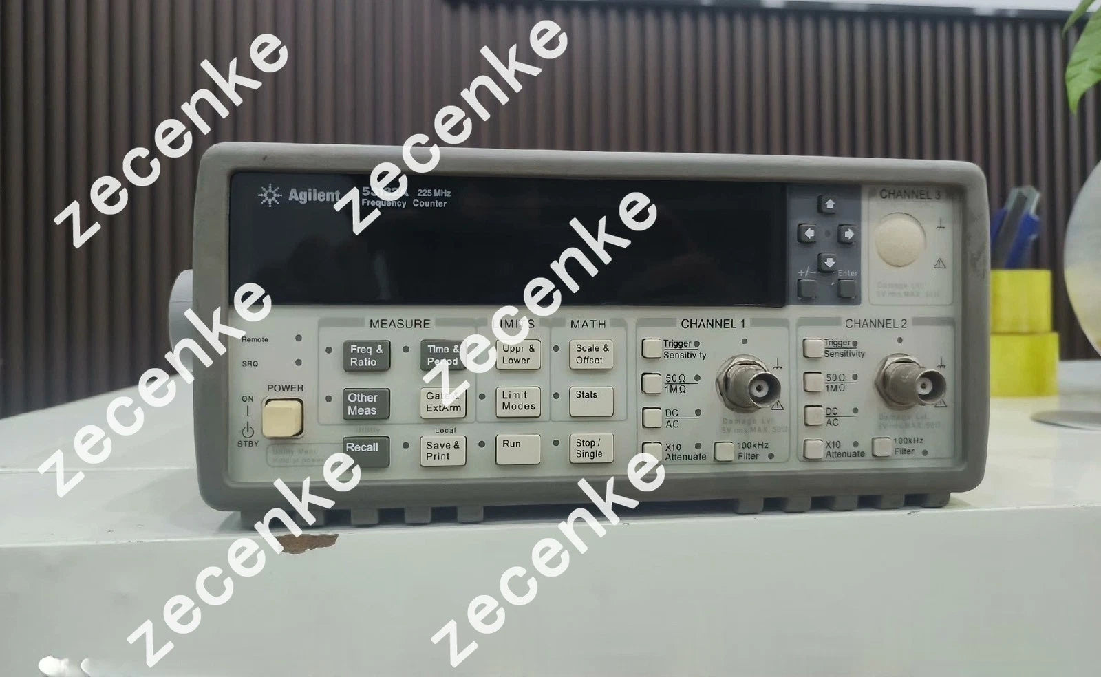 Keysight Agilent HP 53132A 225MHz Opt 010 Universal Frequency Counter