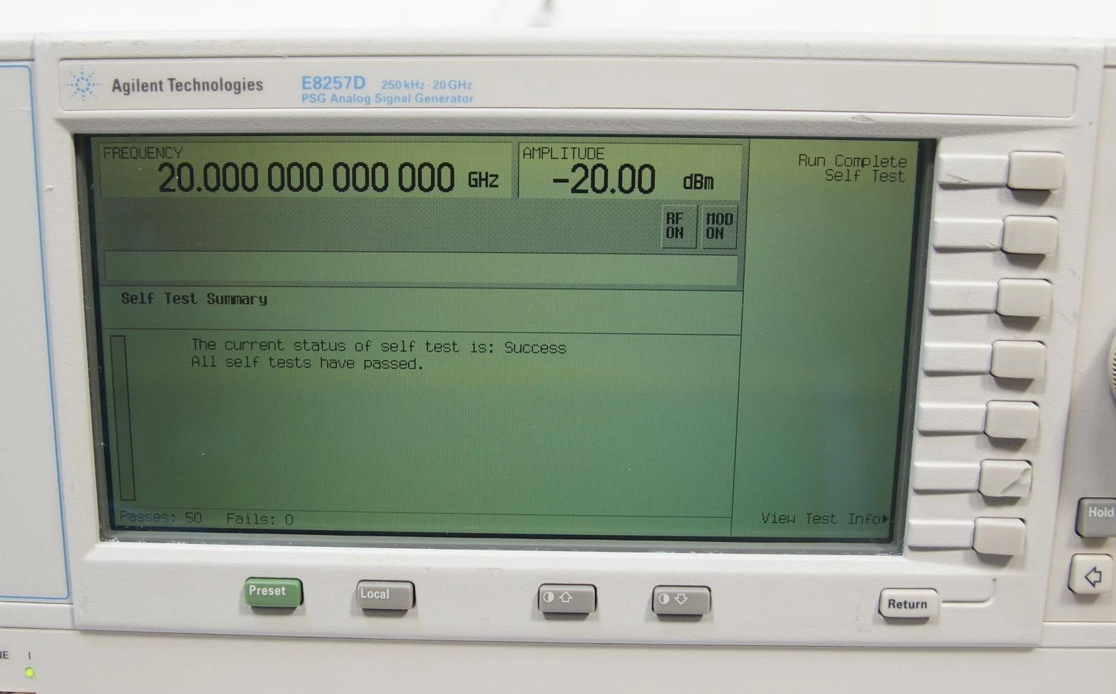 Agilent E8257D PSG 250kHz -20GHz Analog Signal Generator 1E1 520 UNT UNW