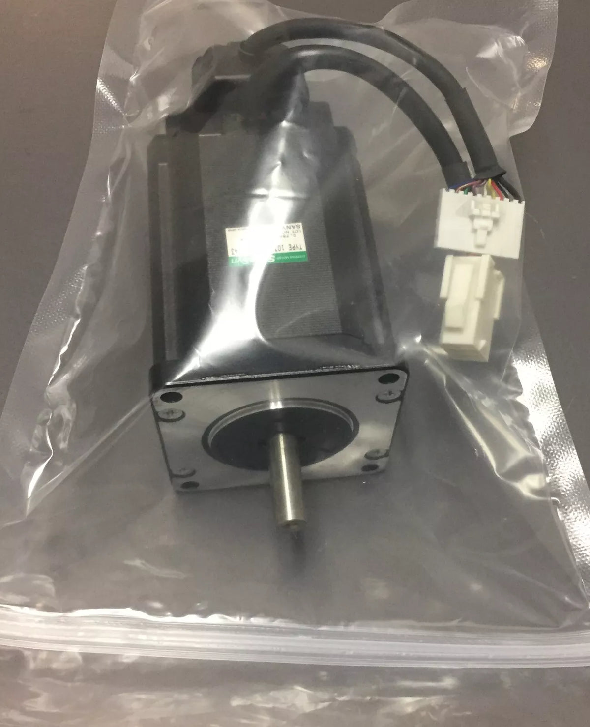 Sanyo Denki Type 103F7853-70XE43 StepSyn Stepping Motor
