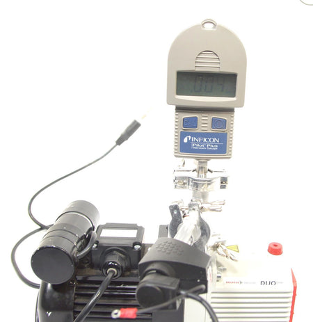 Leybold Vakuum / Vacuum Thermovac TM20 D-50968 Gauge Controller w TR211 Sensor