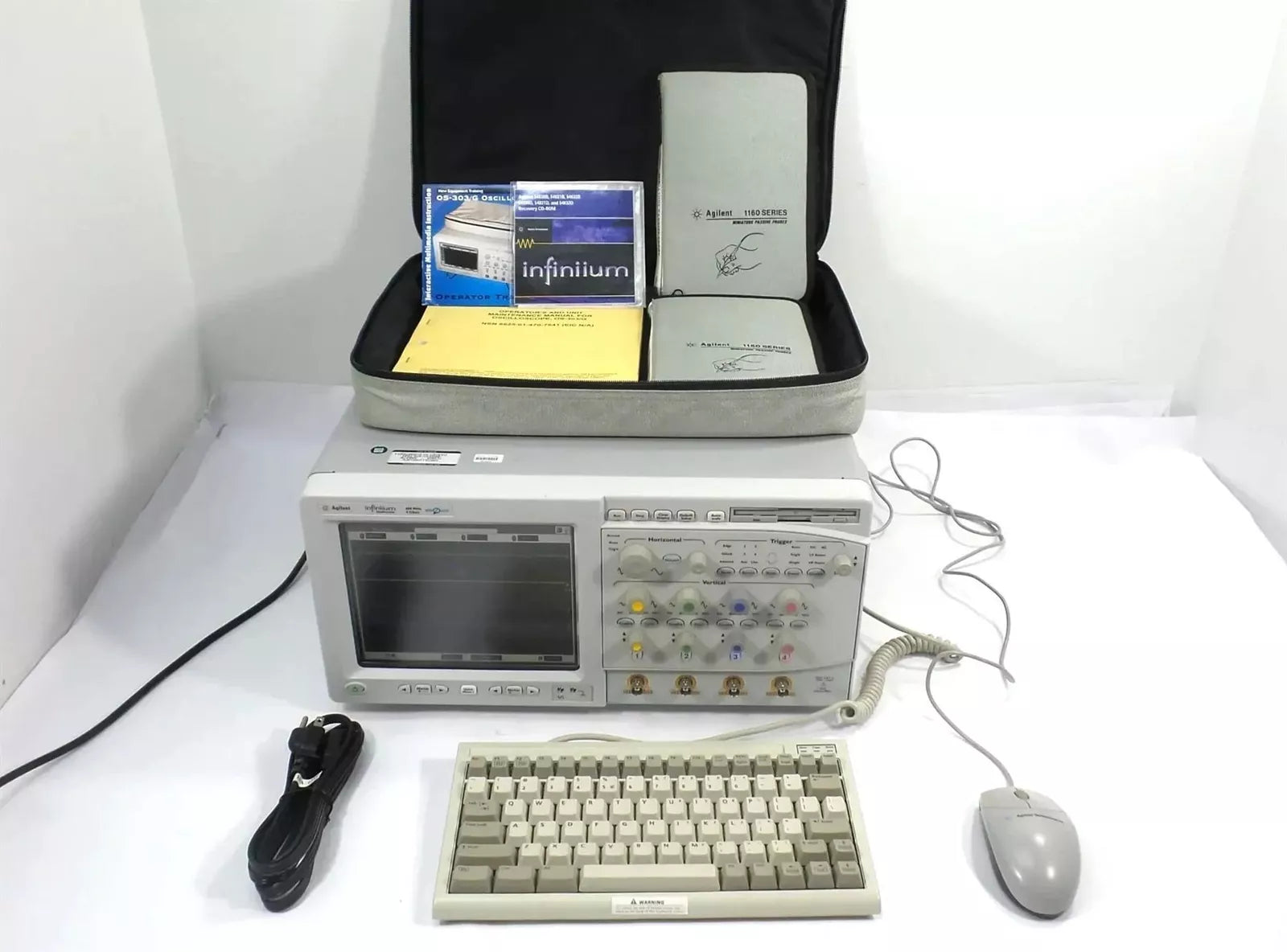 Agilent 54831M Infiniium Oscilloscope 600 MHz 4 GS/a with Accessories