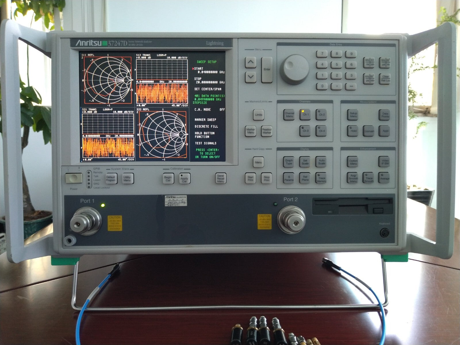 Anritsu 37247D 40 MHz-20 GHz Microwave Vector Network Analyzer Opt.7S , Ethernet