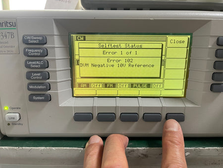 Anritsu 69347B Synthesized Signal Generator 10MHz - 20GHz , w/8 , 11 , 14 - XG eqpt