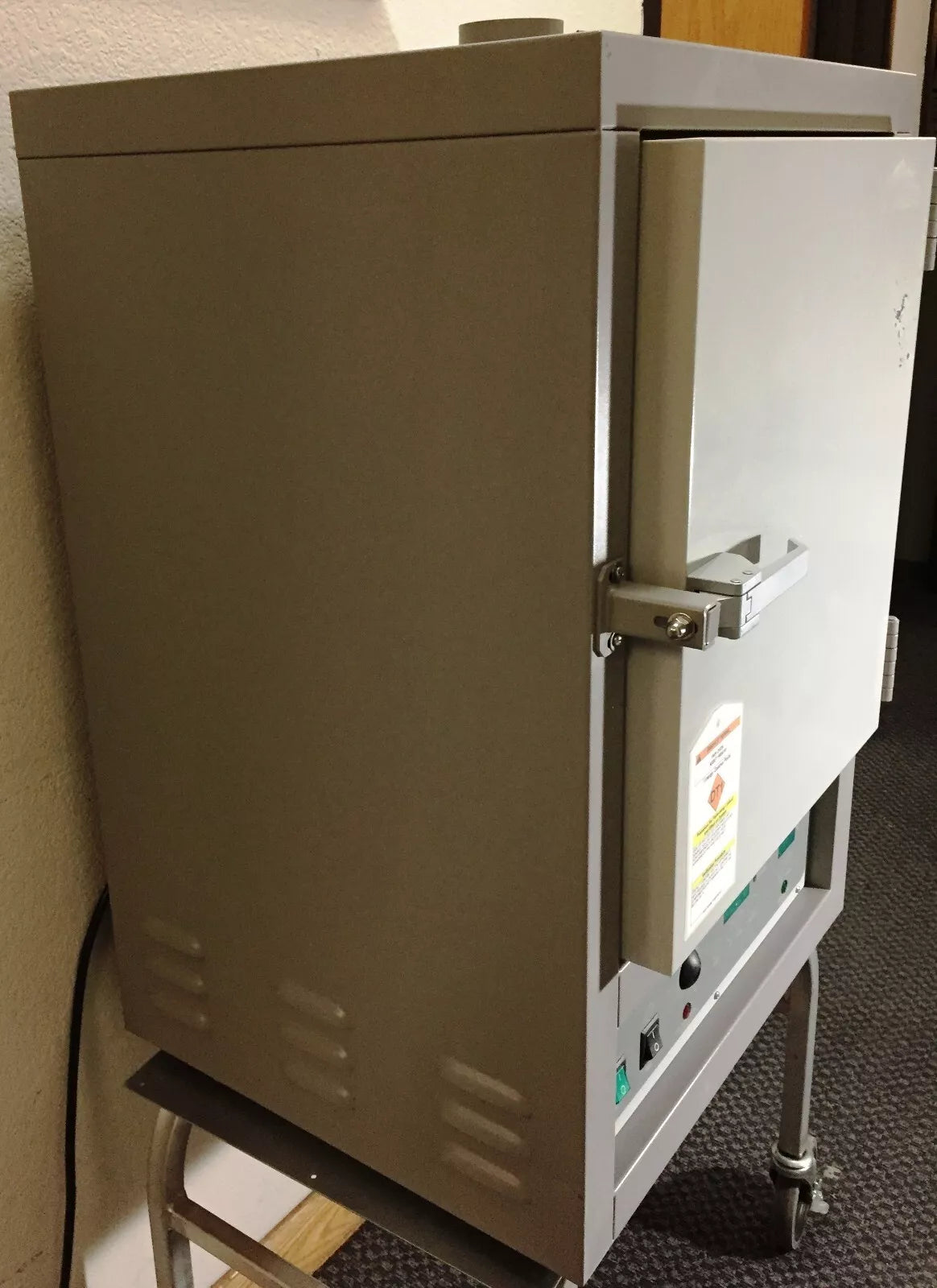 VWR-Sheldon Model 1330FM P/N 9071047 Forced Air Flow Table Top Oven