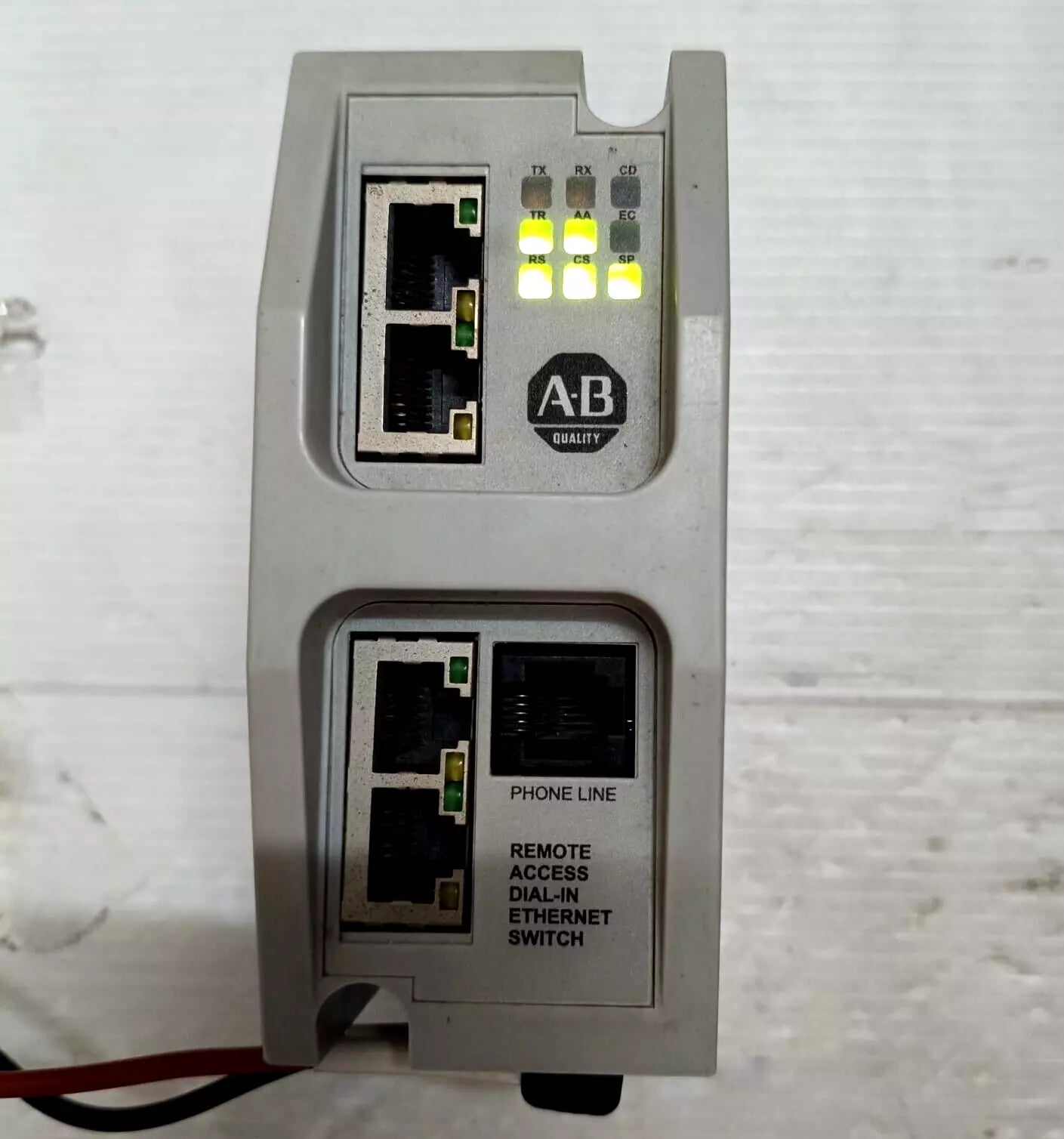Allen Bradley 9300-RADES Ethernet Modem Remote Access 4 Port Switch