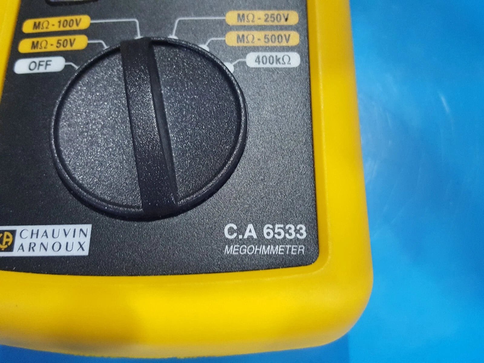 Chauvin-Arnoux C.A 6533 Megohmmeter with Damaged Battery Cover