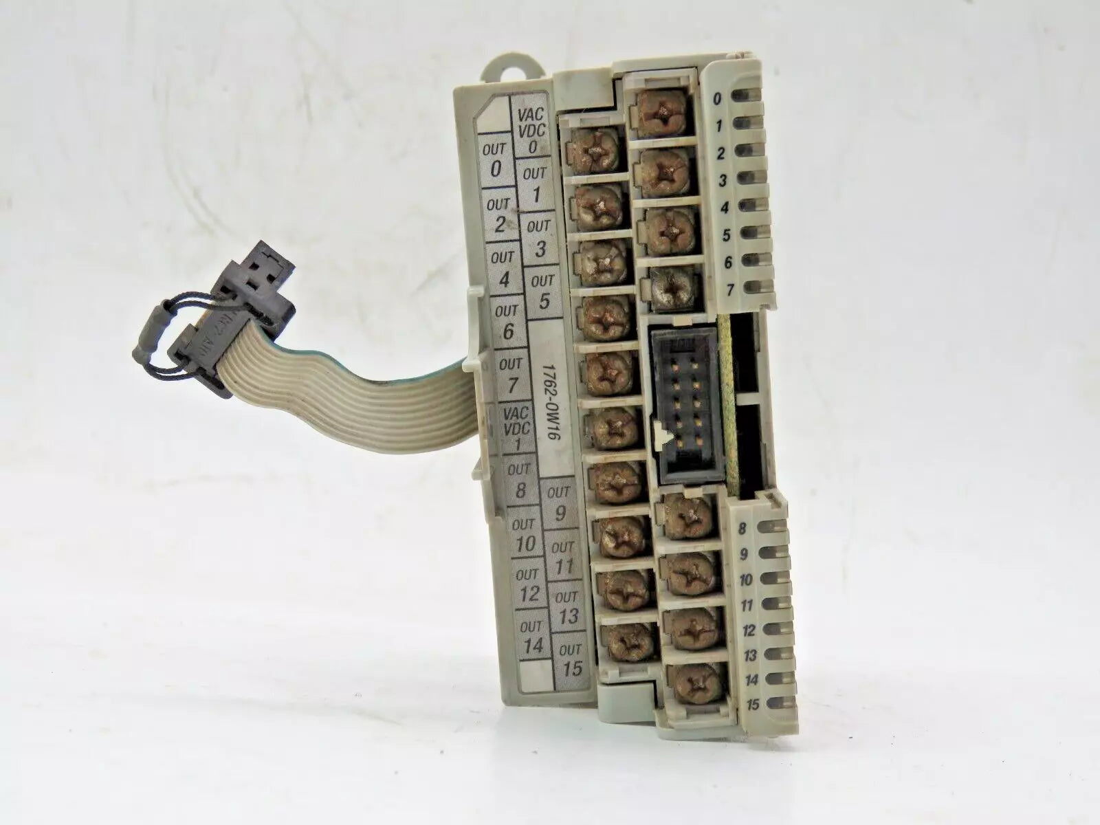 Allen Bradley 1769-OW16 MicroLogix 1200 Relay Output Module Ser A
