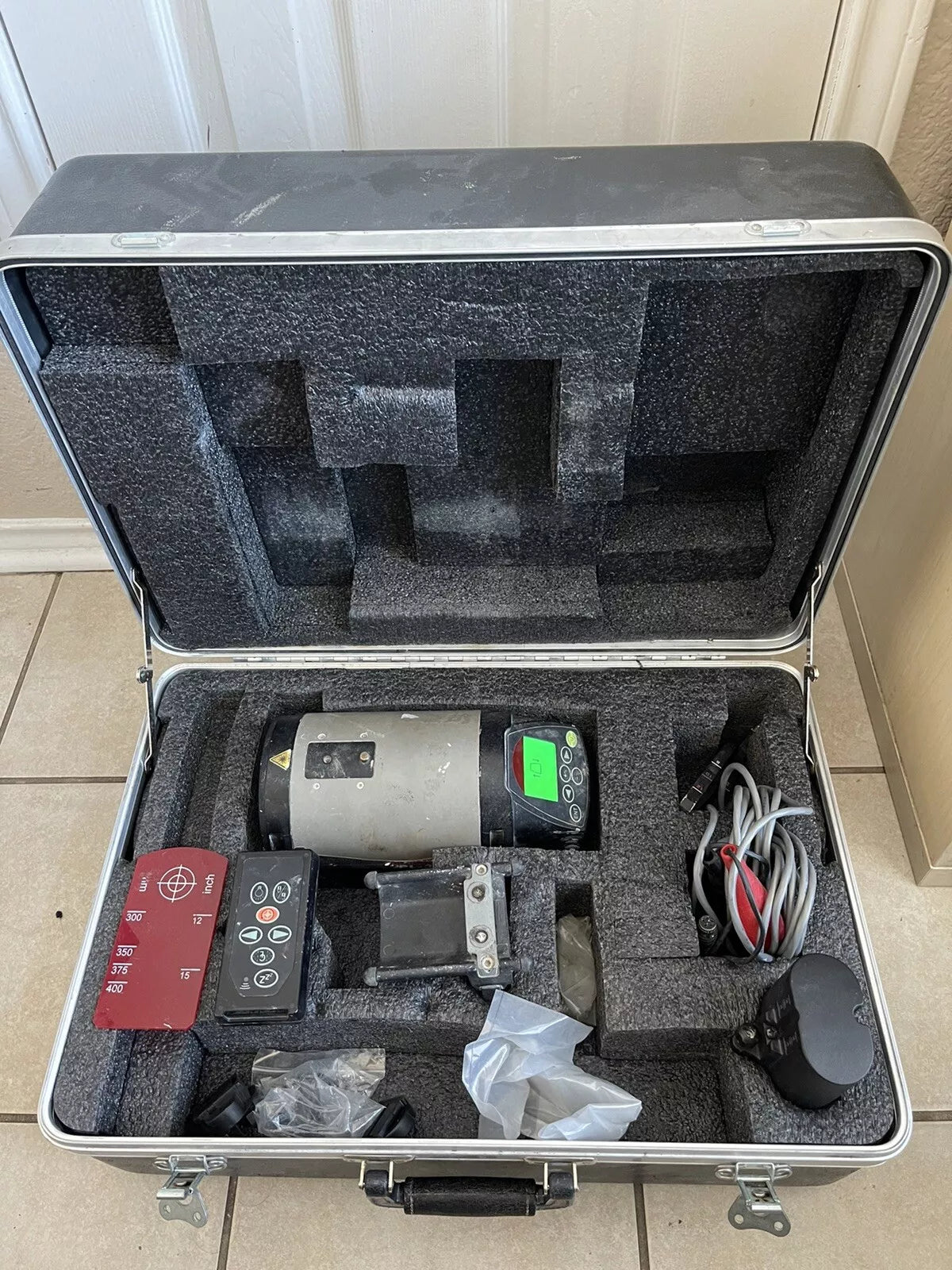 Futtura Model PL-300 Red Beam Pipe Laser Maker of AGL GradeLight