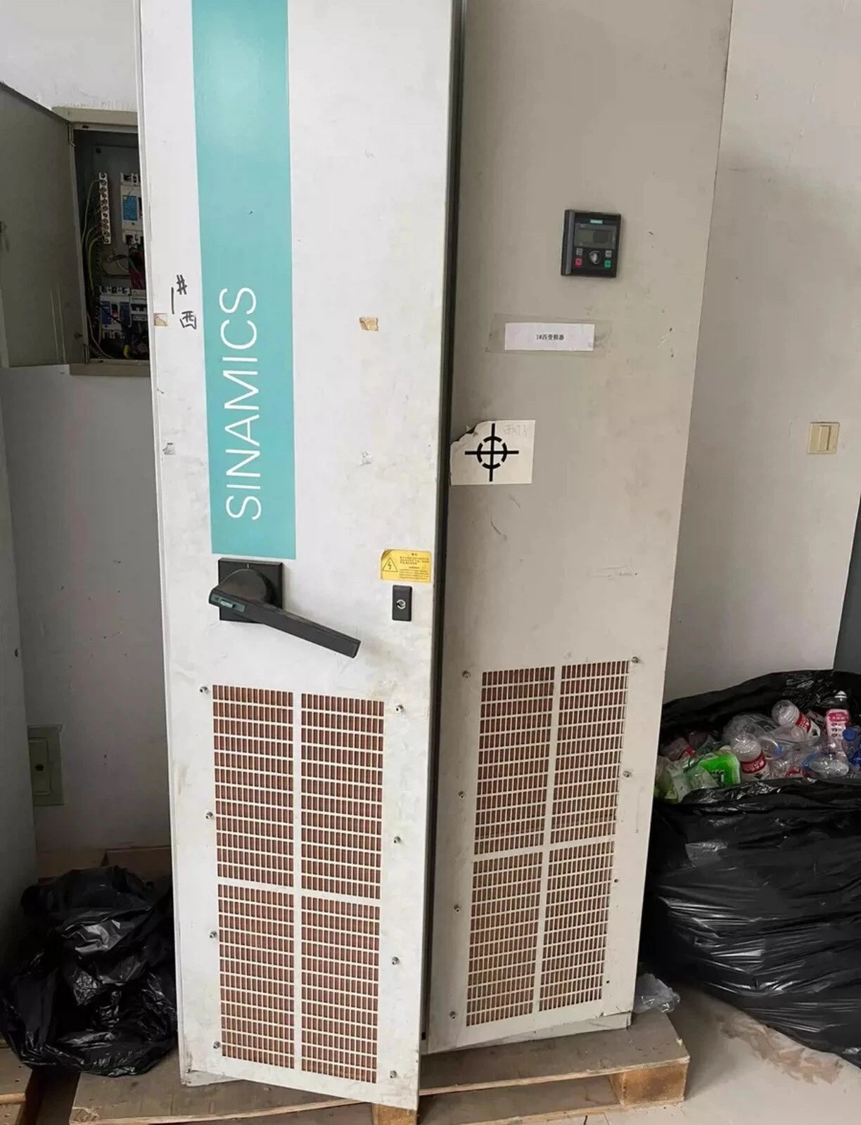 Siemens 6SL3310-1BD33-8AA0: Compact Frequency Inverter Module