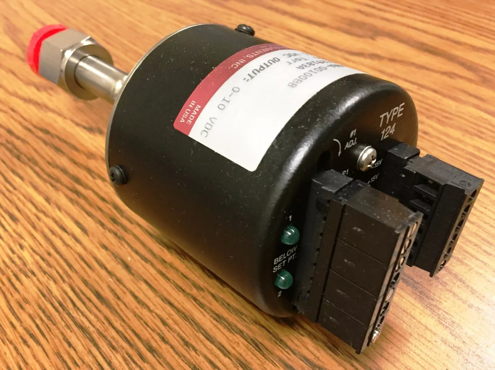 MKS 124AA-00100BB Baratron TYPE 124 Vacuum Switch - Range100 Torr