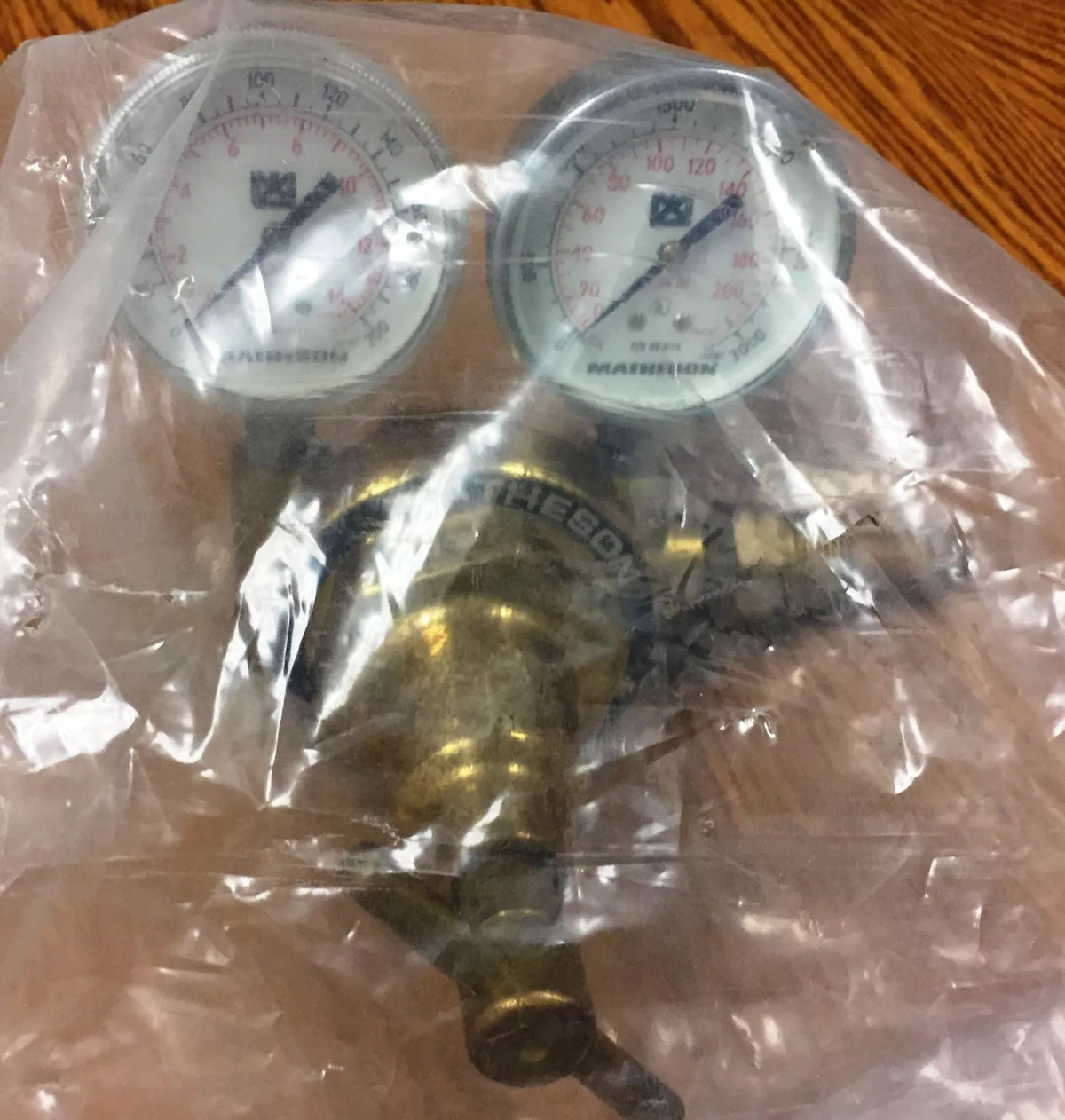 Matheson 19-590 Gas Regulator with 2 Matheson Gauges