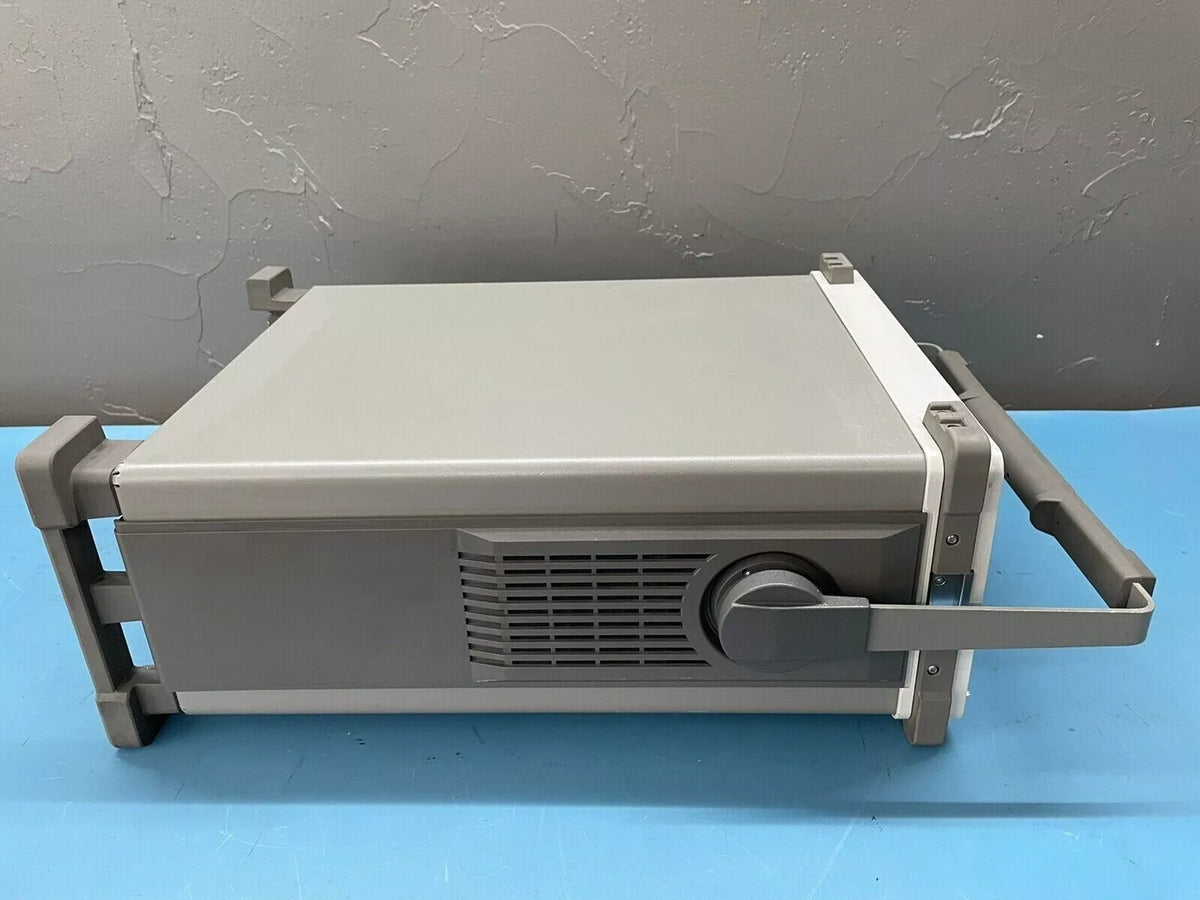 HP 8560EC Spectrum Analyzer with Tracking Generator Calibrated Opt 002 Mmm